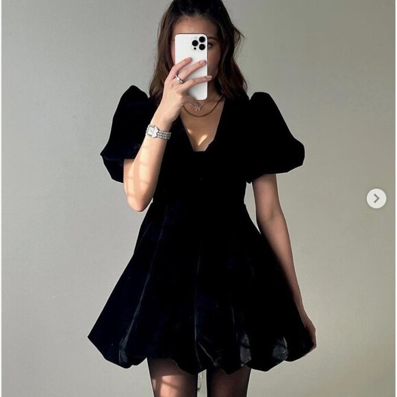 Zara Dresses & Skirts - Zara Dress Black Mini V Neck Puffer Sleeves Balloon Bottom Velvet Size M